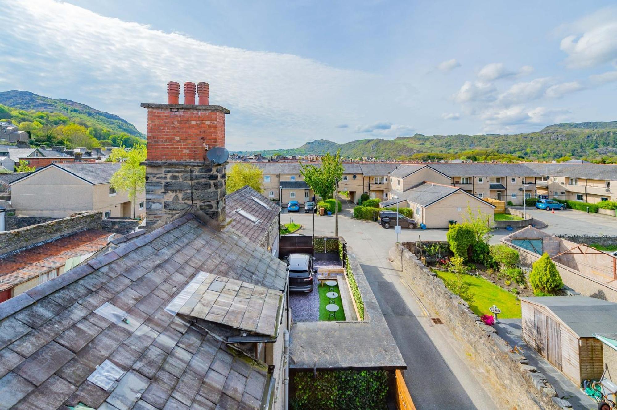 Snowdon House, 8 Bedrooms, Sleep 16, Close To Blackrock Sand Porthmadog Buitenkant foto